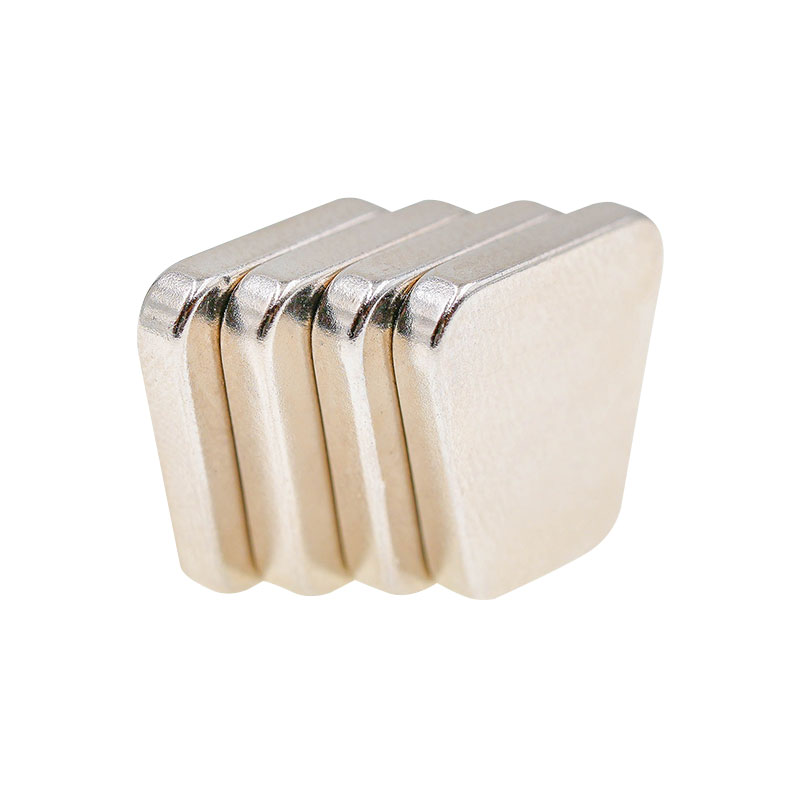 Trapéz alakú állandó mágnes